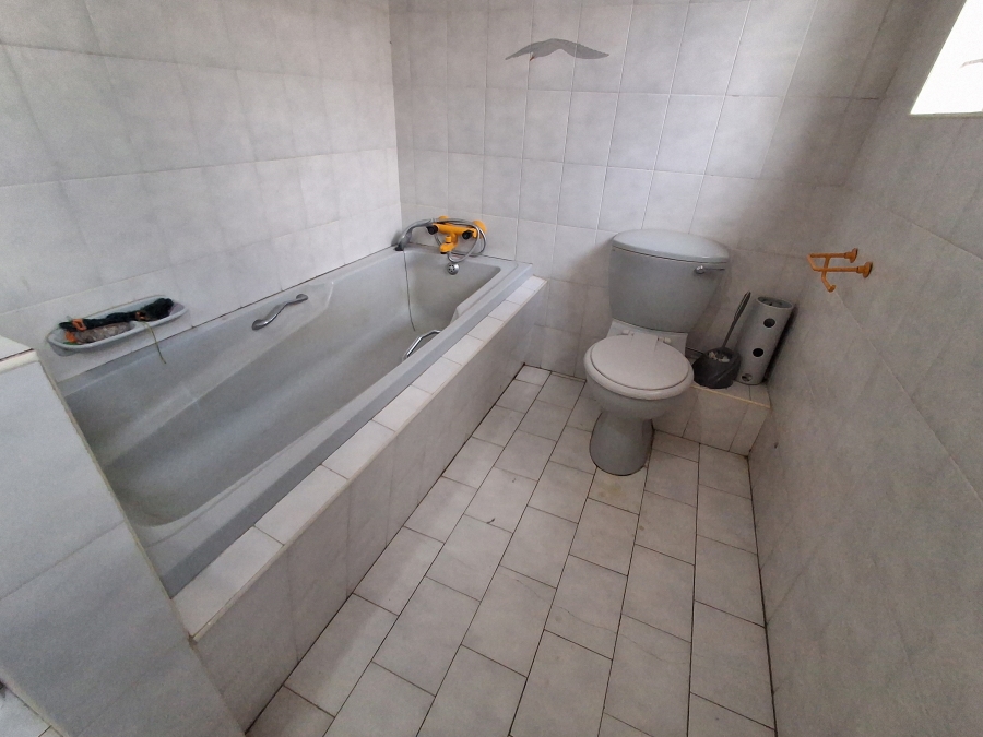 5 Bedroom Property for Sale in Jan Cillierspark Free State